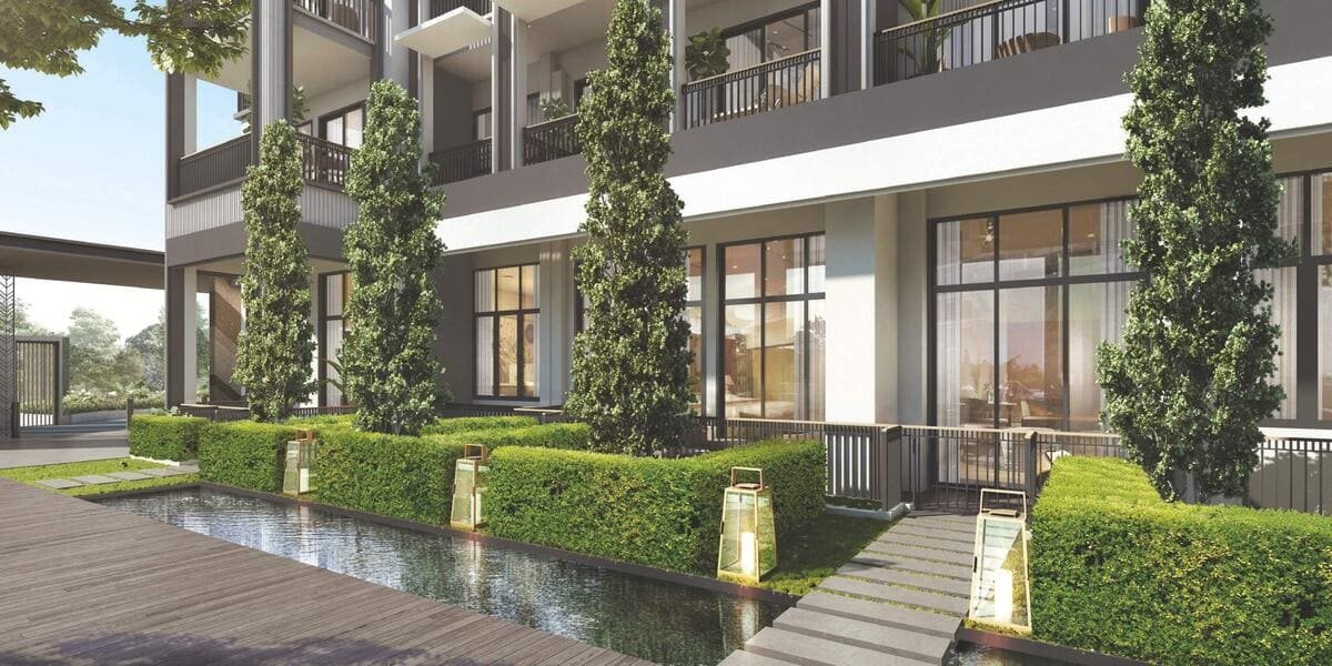 mayfair-gardens-walk-in.jpg mayfair-gardens-walk-in.jpg